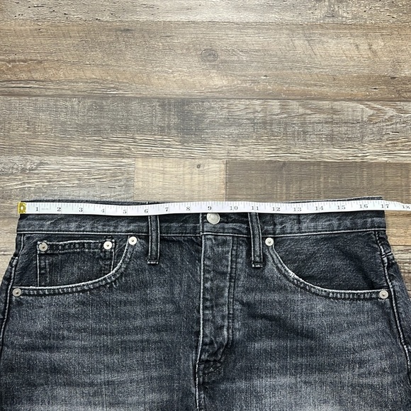 Madewell Relaxed Denim Jean Shorts Faded Black Wash Button Fly Raw Hem Sz 28 - Picture 4 of 11